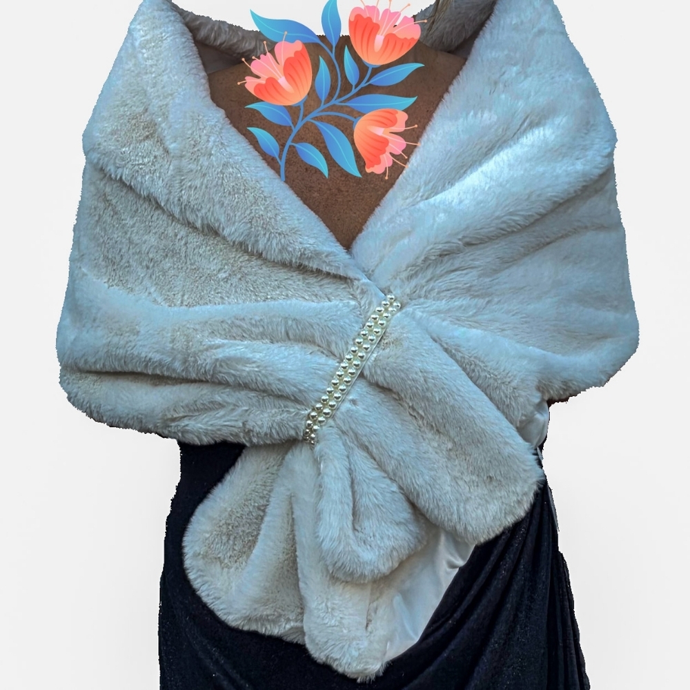 Adrianna Papell Ivory Faux Fur Wrap